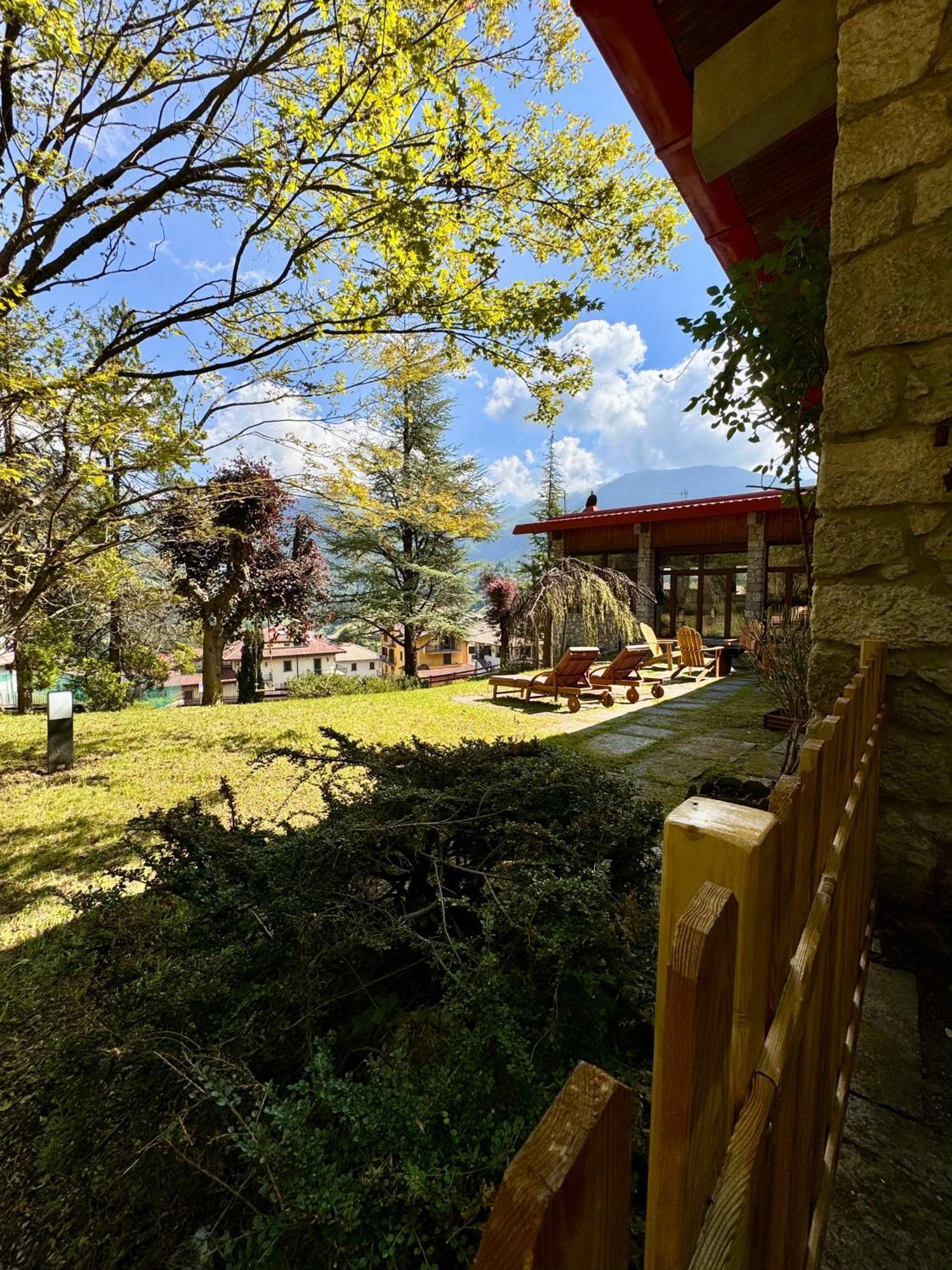 Villa Drago Chalet Oltre il Colle Luaran gambar