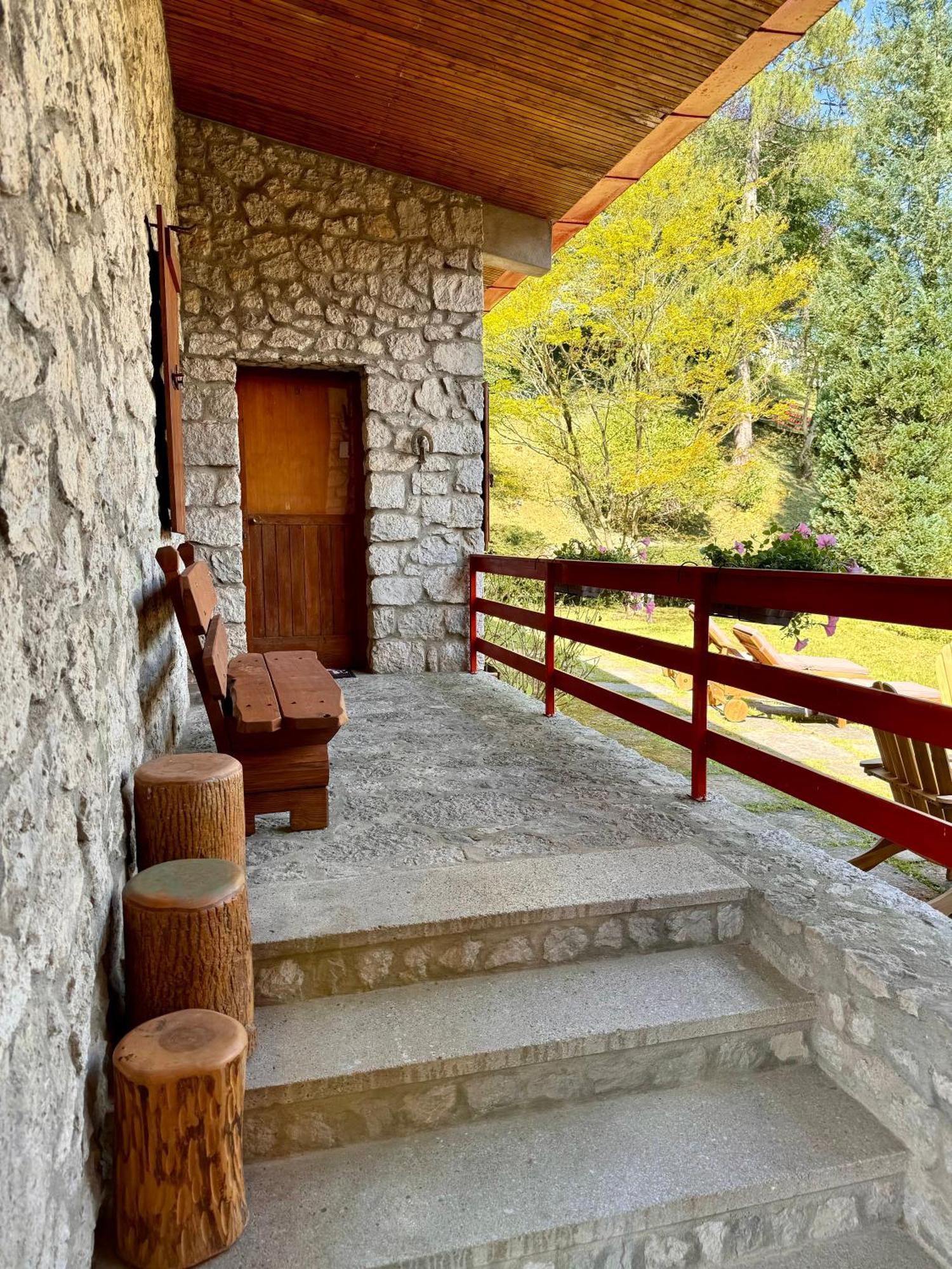 Villa Drago Chalet Oltre il Colle Luaran gambar