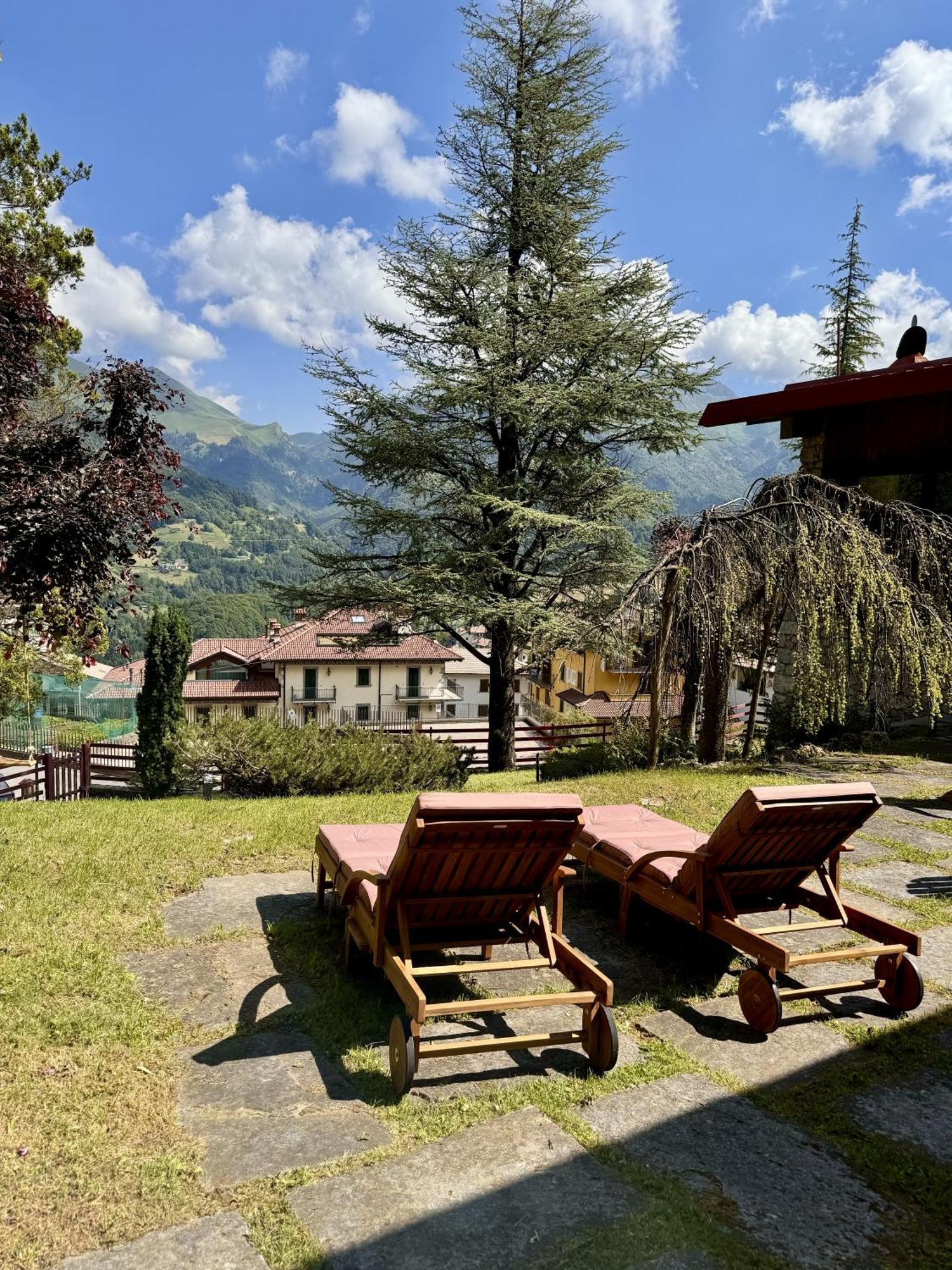 Villa Drago Chalet Oltre il Colle Luaran gambar
