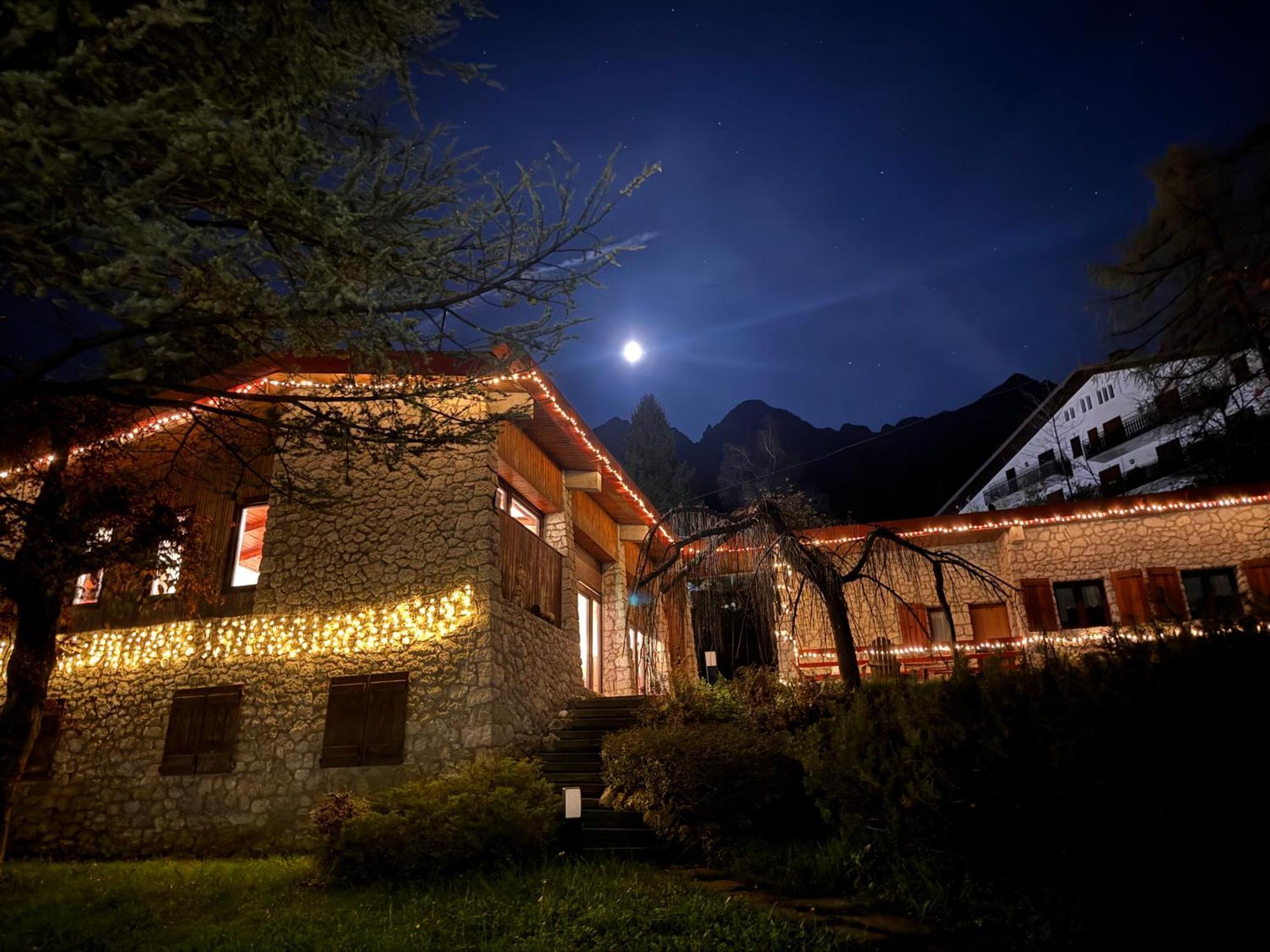 Villa Drago Chalet Oltre il Colle Luaran gambar